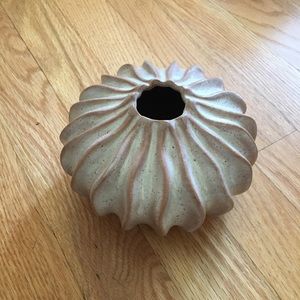 NWT The Hamptons Collection ripple wavy decor vase